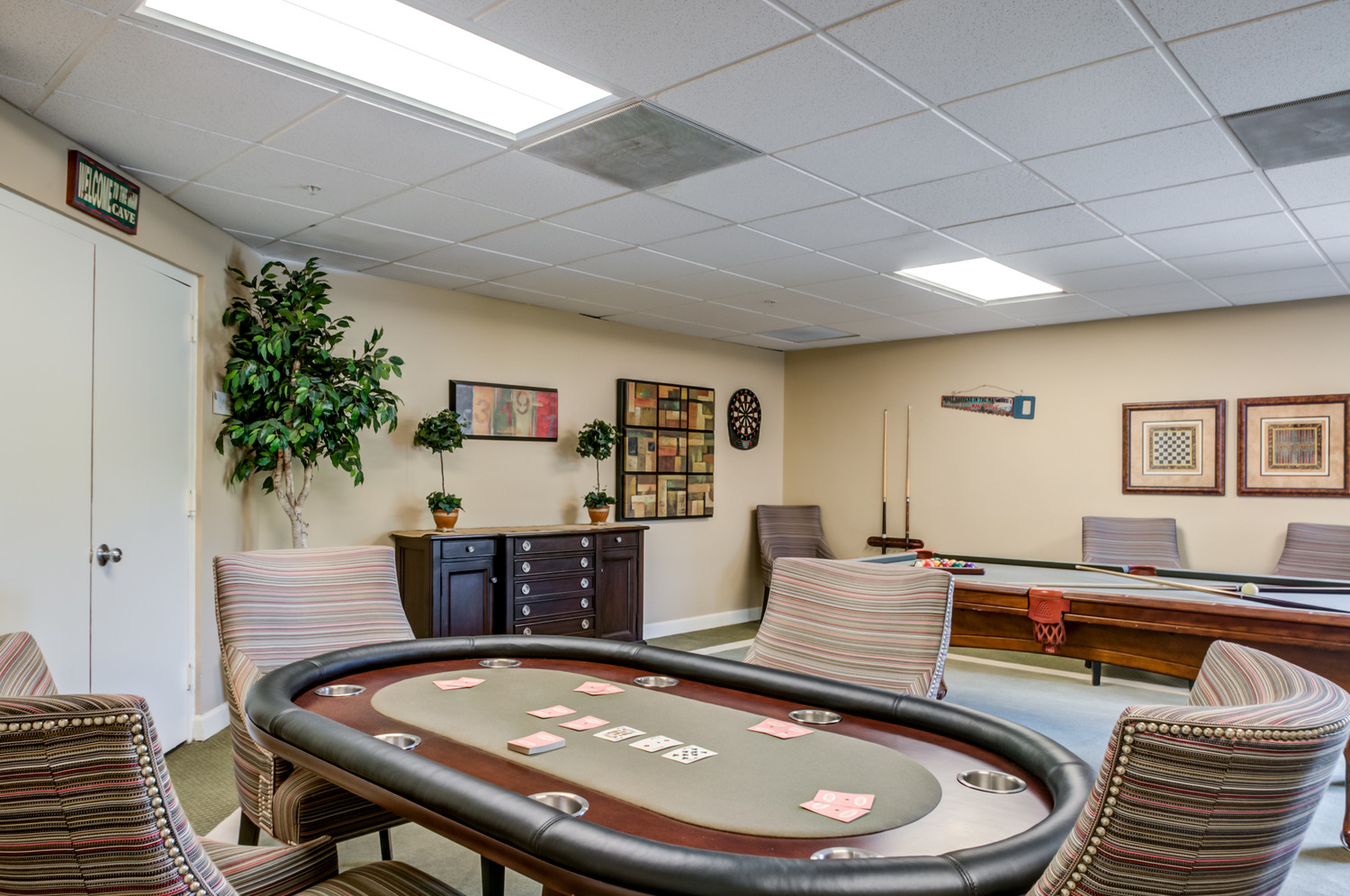Senior Residence Design/中古本!!② Independent Living in Middletown, NJ | Active Senior Apartments